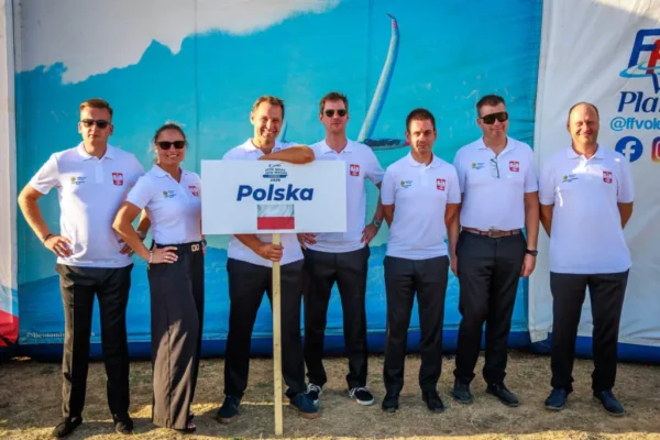 Polacy z medalami Mistrzostw Świata w Akrobacji Szybowcowej – Francja 2026. Mocny akcent Aeroklubu Częstochowskiego