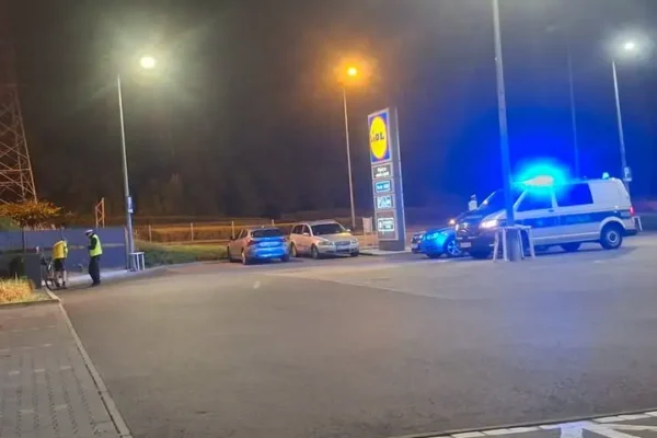 Kolizja rowerzysty z autem na ul. Pileckiego w Częstochowie – apel o rozwagę