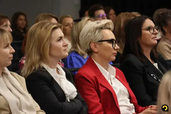 Konferencja „Ona, Sprawcza” w Częstochowie – kobiety o sprawczości i rozwoju