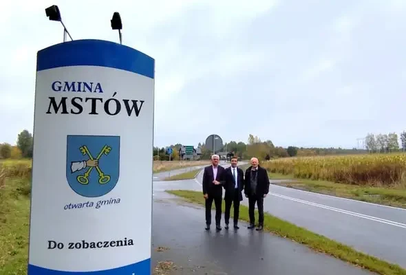 Wizytacja inwestycji drogowych w Rędzinach i Jaskrowie – omówiono postępy prac
