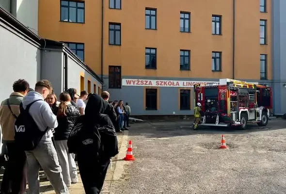 Ćwiczenia ewakuacyjne w szkole z OSP Błeszno i JRG 3 Częstochowa