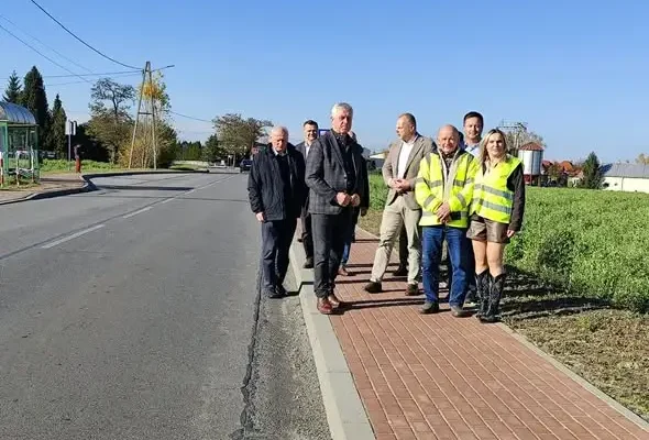 Nowy chodnik i jezdnia w Rudnikach – powiat częstochowski kończy remont